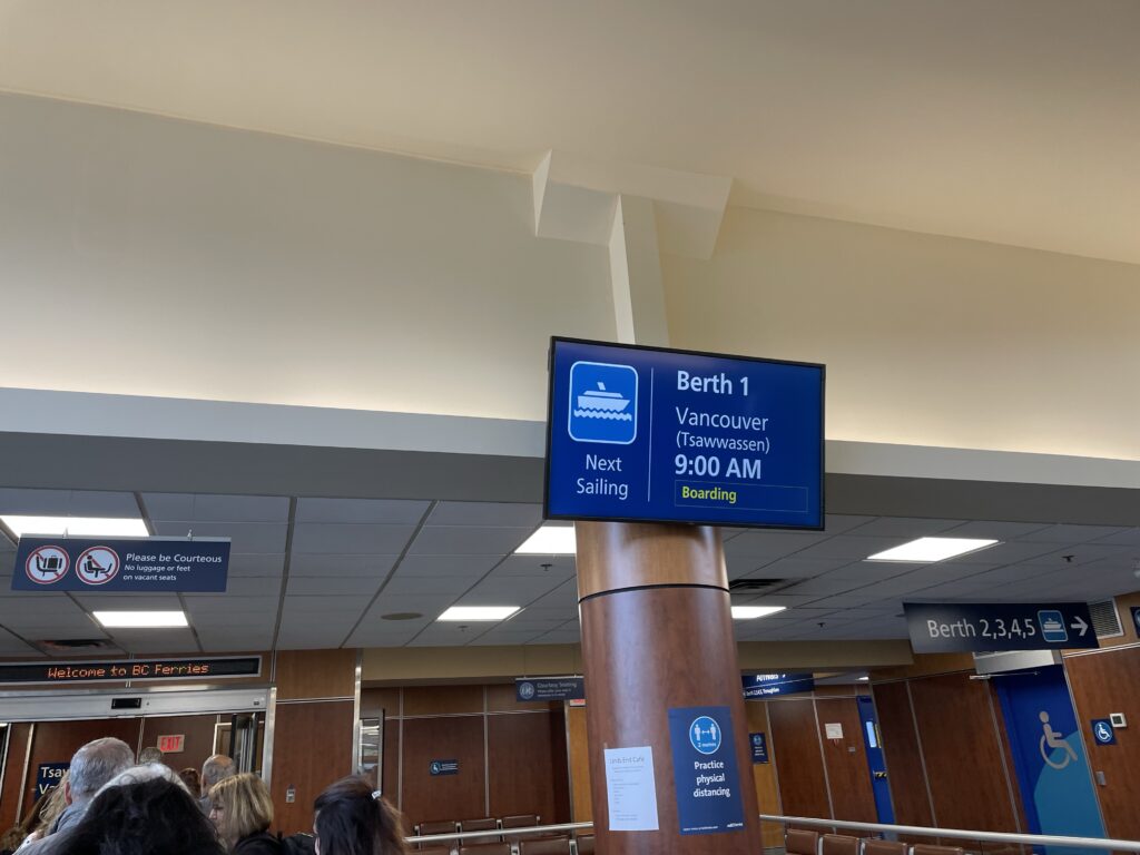 BCフェリーの乗り方完全ガイド!バンクーバーとビクトリアを結ぶ船【車での乗船や船内の様子も】