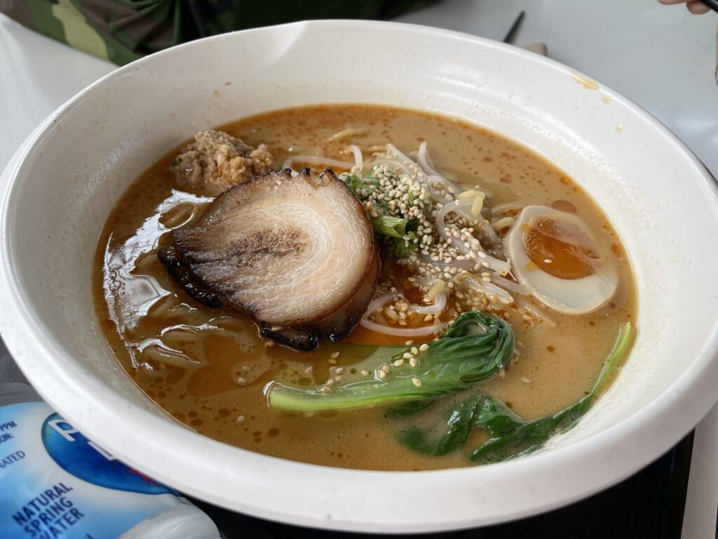 Menbowのラーメン(フードコート)
