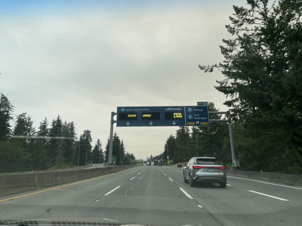 BCフェリーの乗り方完全ガイド!バンクーバーとビクトリアを結ぶ船【車での乗船や船内の様子も】
